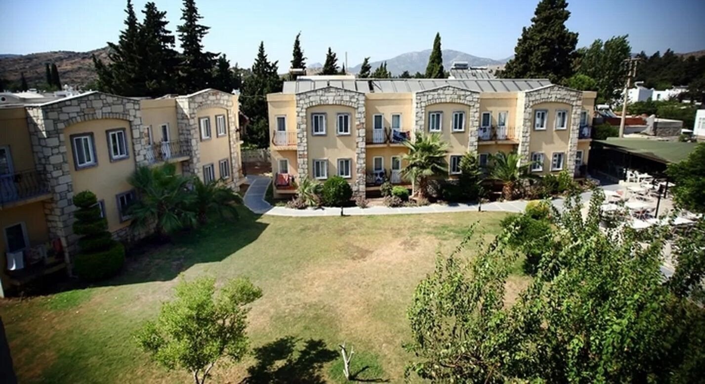 Панорама Parilti Hotel 3*